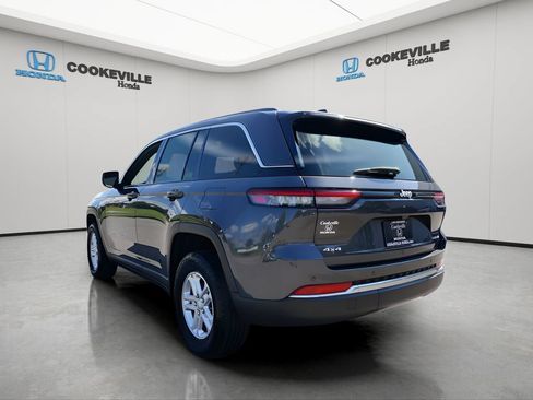Used 2024 Jeep Grand Cherokee Laredo AWD/4WD image 8