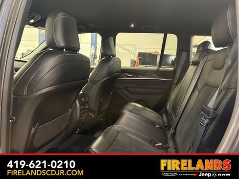 New 2026 Jeep Grand Cherokee Altitude image 19