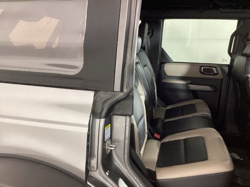 Used 2022 Ford Bronco Wildtrak image 11