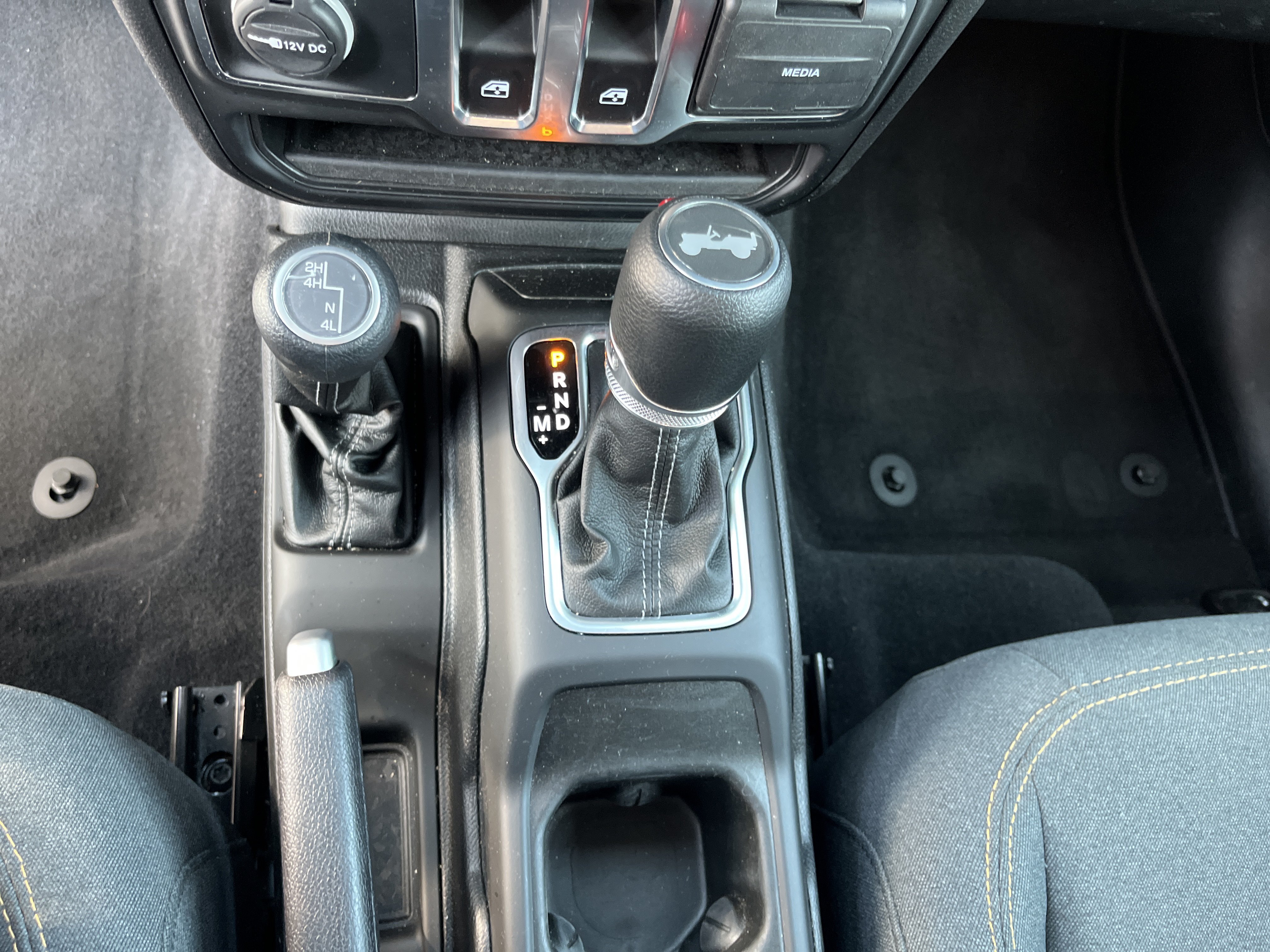 Used 2025 Jeep Wrangler Sport AWD/4WD image 22