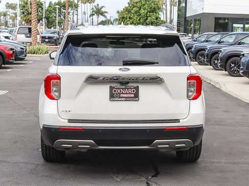 Used 2021 Ford Explorer XLT w/ Equipment Group 202A image 5