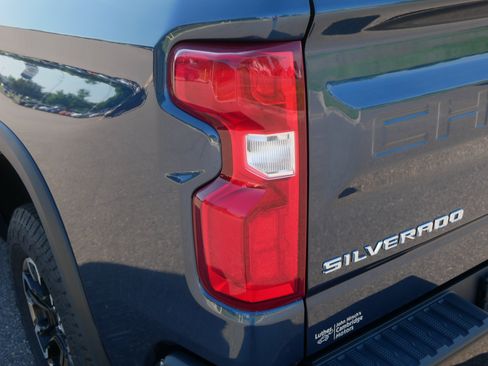 Used 2022 Chevrolet Silverado 1500 ZR2 w/ Technology Package AWD/4WD image 17