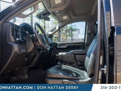 Used 2022 Chevrolet Silverado 1500 RST w/ Z71 Off-Road Package AWD/4WD image 3