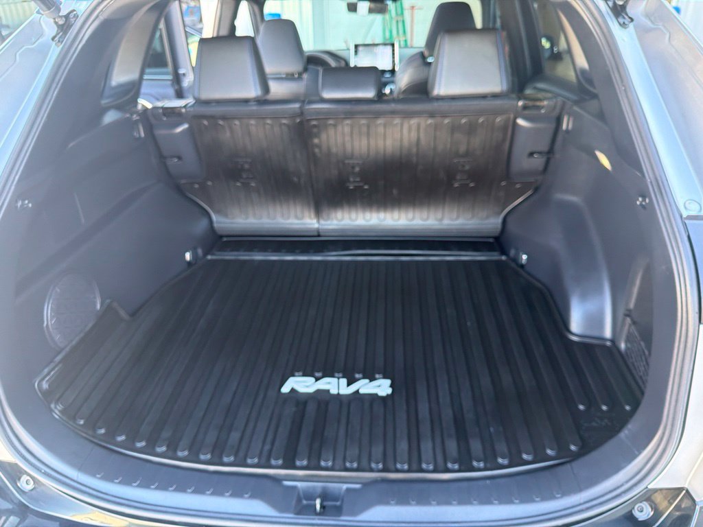 Used 2022 Toyota RAV4 XSE AWD/4WD image 12