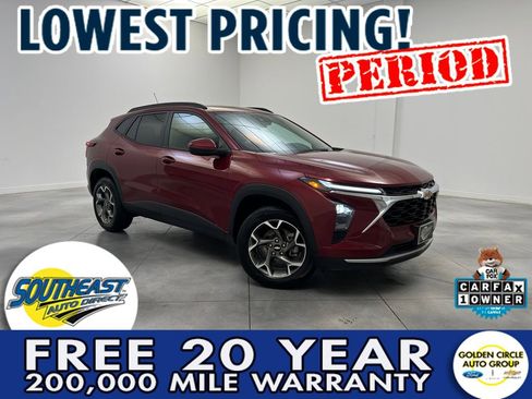 Used 2025 Chevrolet Trax LT w/ LT Convenience Package FWD image 1