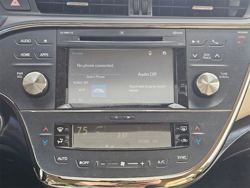 Used 2016 Toyota Avalon Limited image 31