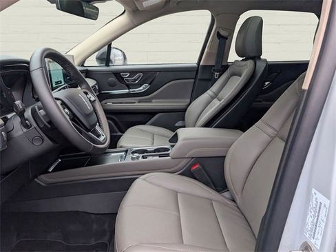 New 2026 Lincoln Corsair Premiere image 12