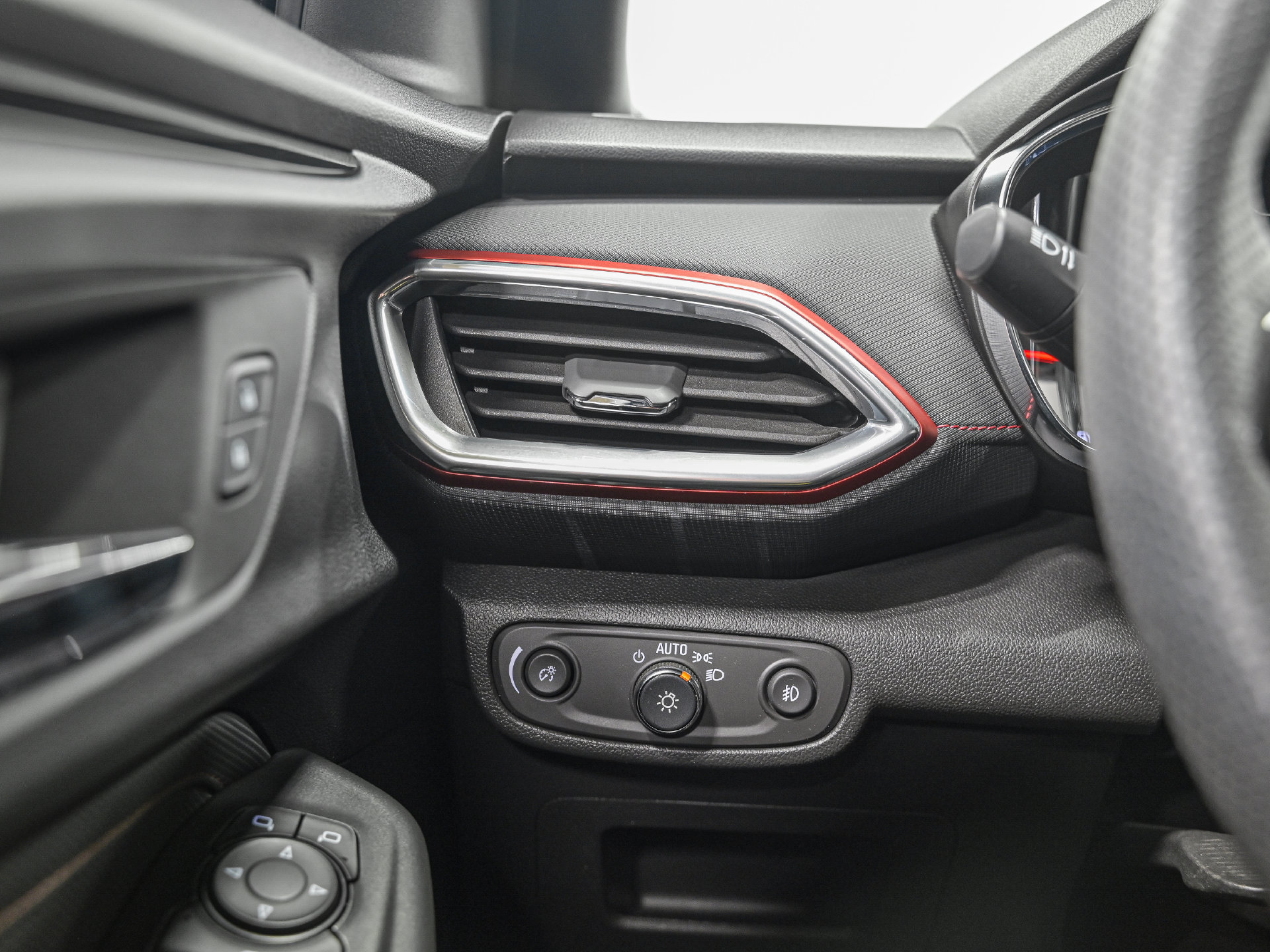 Used 2023 Chevrolet TrailBlazer RS AWD/4WD image 18