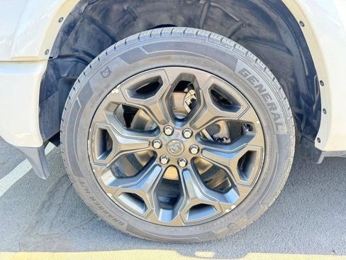 Used 2022 RAM 1500 Limited AWD/4WD image 9
