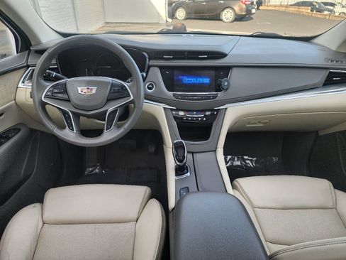 Used 2017 Cadillac XT5 Luxury w/ Driver Awareness Package FWD image 14