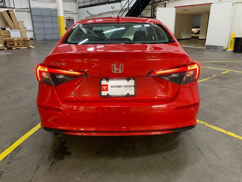Used 2022 Honda Civic EX image 4
