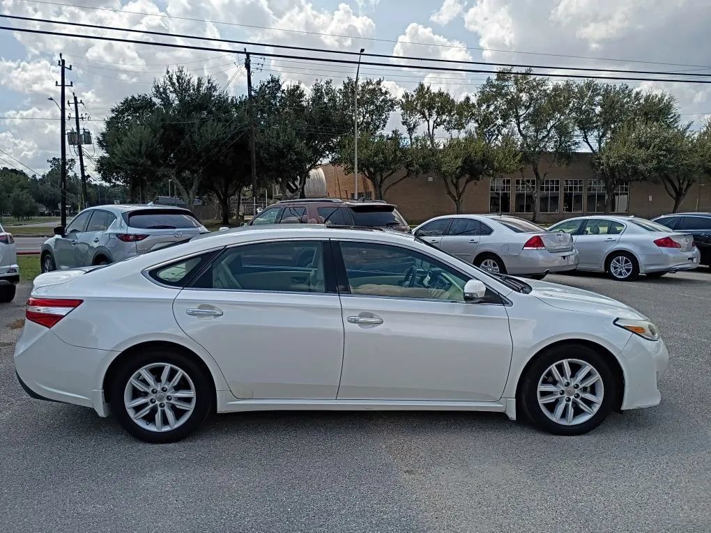 Used 2014 Toyota Avalon XLE Premium FWD image 6
