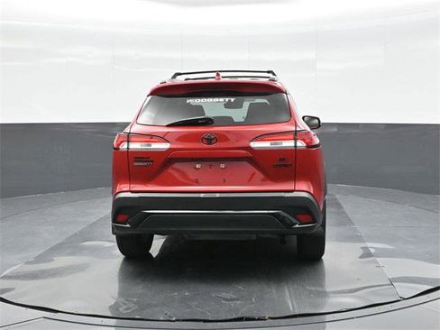 Certified 2024 Toyota Corolla Cross SE image 11