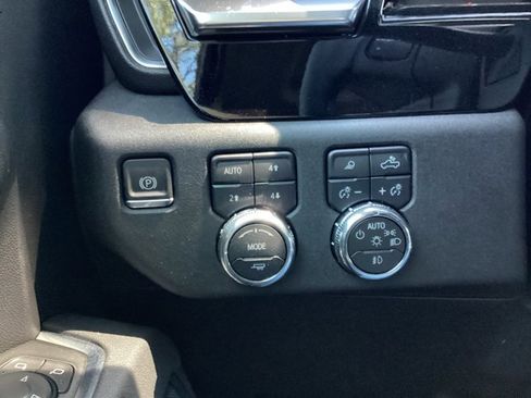 New 2025 GMC Sierra 3500 SLT w/ SLT Premium Package image 26