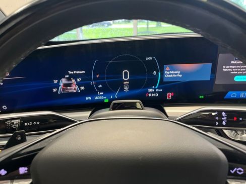 Certified 2024 Cadillac Lyriq Luxury AWD/4WD image 22