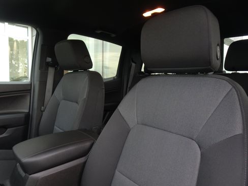 Used 2023 Chevrolet Colorado Trail Boss w/ Technology Package AWD/4WD image 12