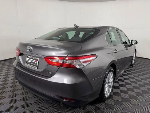 Used 2019 Toyota Camry LE FWD image 9