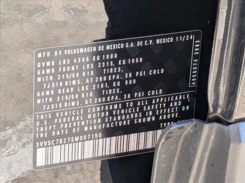 Used 2025 Volkswagen Taos SE image 16