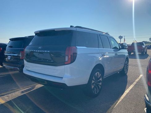 New 2027 Ford Expedition Platinum w/ Driver's Package AWD/4WD image 8