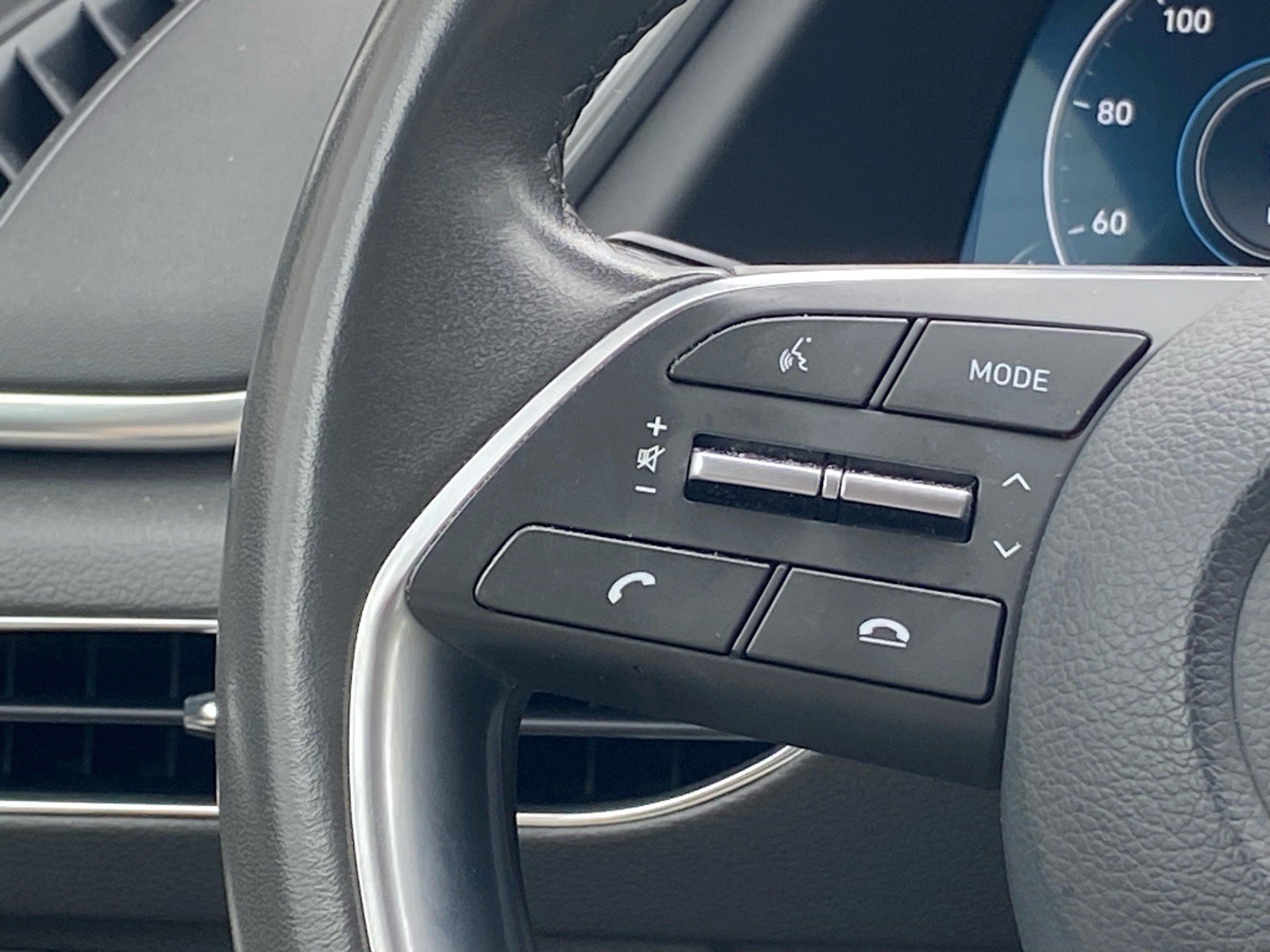 Used 2023 Hyundai Sonata SEL w/ Convenience Package FWD image 4