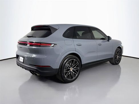 Certified 2026 Porsche Cayenne AWD/4WD image 7