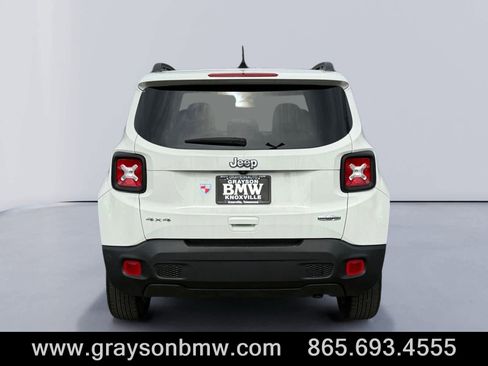 Used 2020 Jeep Renegade Latitude w/ Cold Weather Group image 4