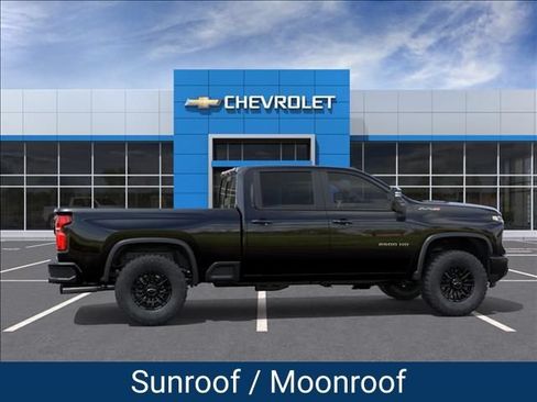 New 2026 Chevrolet Silverado 2500 ZR2 AWD/4WD image 5