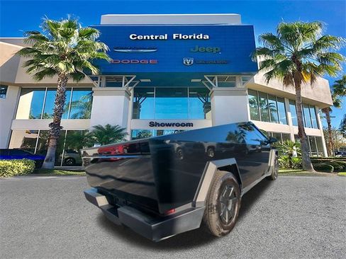 Used 2024 Tesla Cybertruck AWD Crew Cab image 5