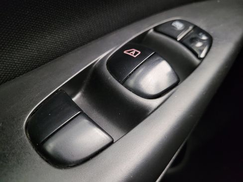 Used 2019 Nissan Sentra S image 27