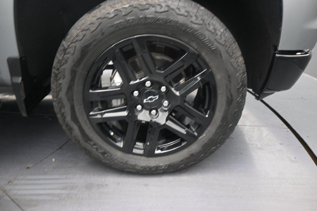 Used 2025 Chevrolet Silverado 1500 LT Trail Boss w/ Convenience Package II AWD/4WD image 15