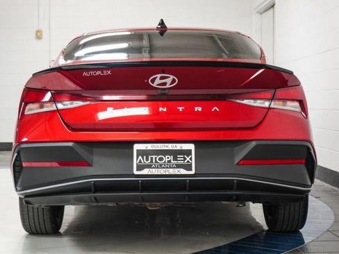 Used 2025 Hyundai Elantra Sport FWD image 33