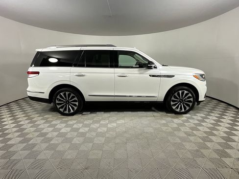 Used 2022 Lincoln Navigator Reserve image 5