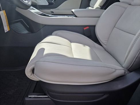 New 2026 Lincoln Aviator Reserve w/ Luxury Package RWD image 11
