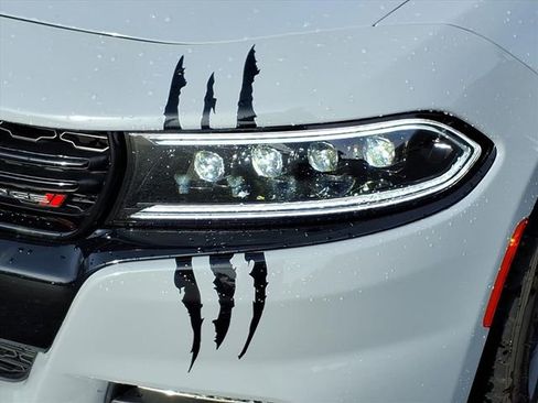 Used 2022 Dodge Charger SXT w/ Blacktop Package image 12