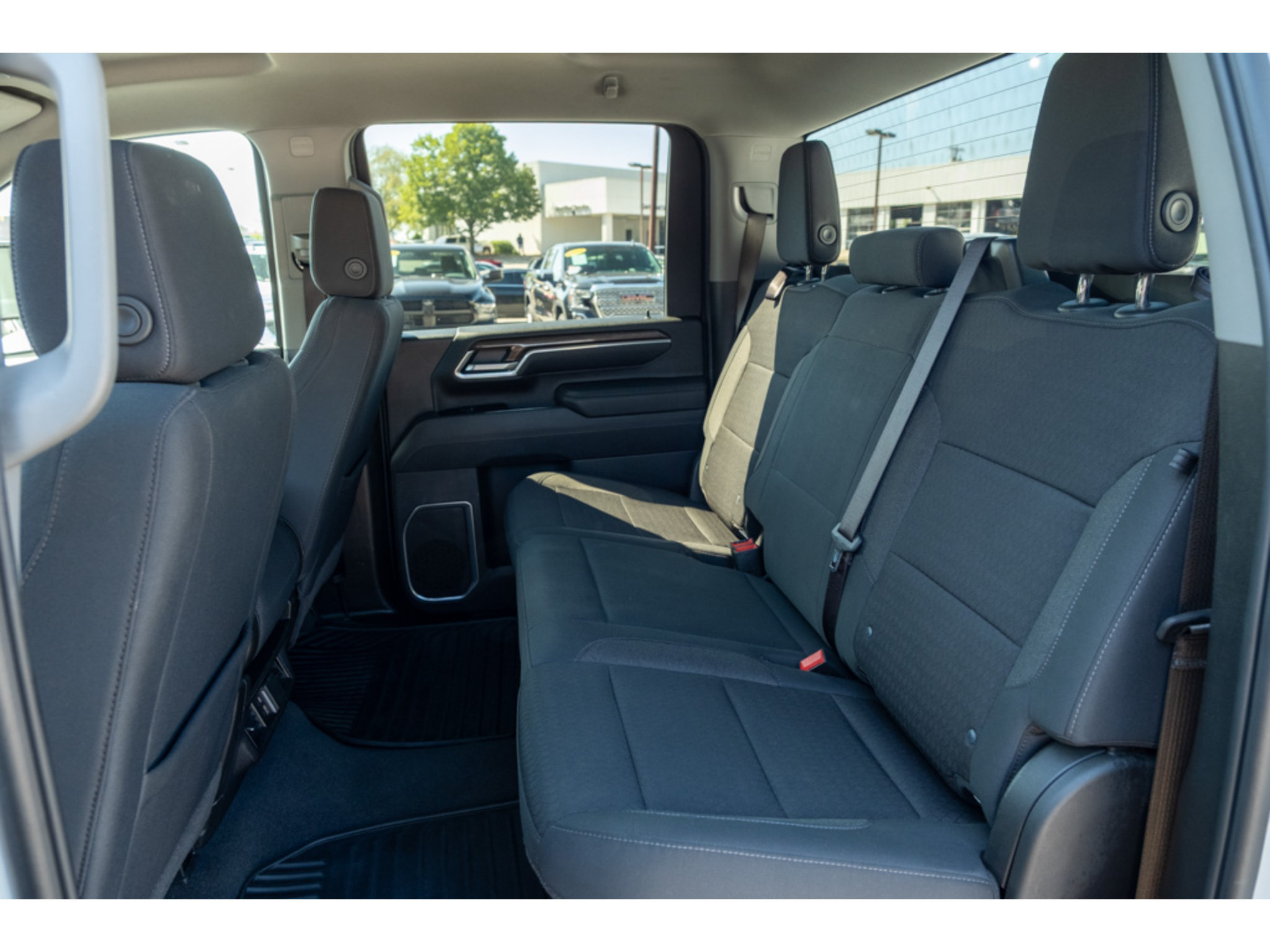 Used 2025 Chevrolet Silverado 2500 LT w/ Convenience Package AWD/4WD image 13