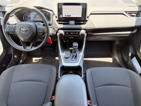 Used 2025 Toyota RAV4 LE AWD/4WD image 3