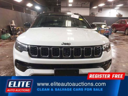 Used 2025 Jeep Compass Limited w/ High Altitude Package image 24
