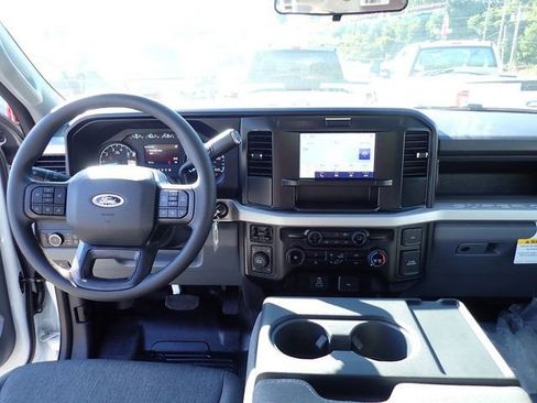 New 2026 Ford F350 XL w/ XL Chrome Package image 15