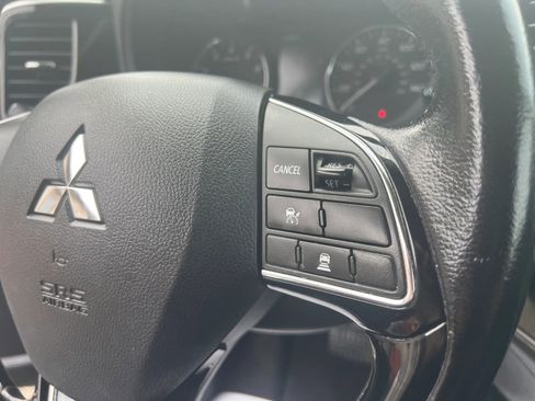 Used 2016 Mitsubishi Outlander SEL image 15