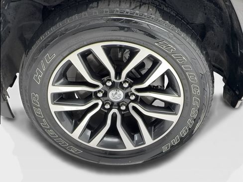 Used 2025 RAM 1500 Limited AWD/4WD image 14