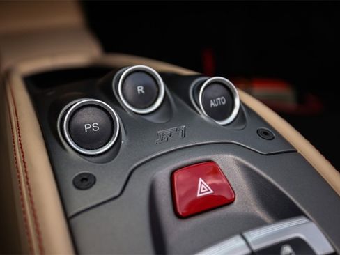 Certified 2013 Ferrari 458 Spider Base image 36