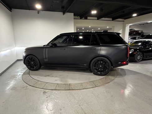 Used 2024 Land Rover Range Rover Long Wheelbase Autobiography image 22