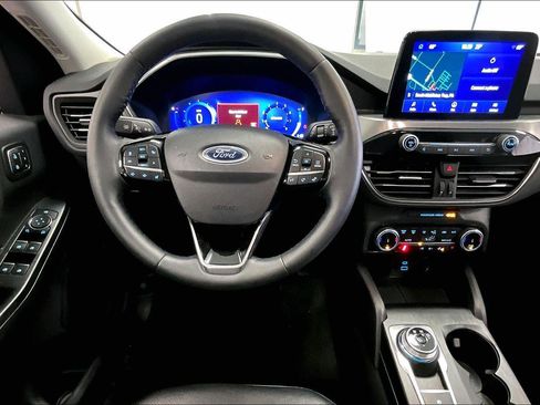 Used 2022 Ford Escape Titanium w/ Class II Trailer Tow Package image 5