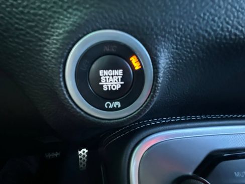 Used 2022 Dodge Challenger R/T RWD image 39