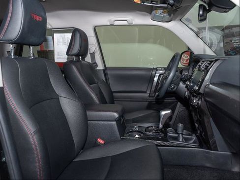 Used 2022 Toyota 4Runner TRD Off-Road Premium AWD/4WD image 23