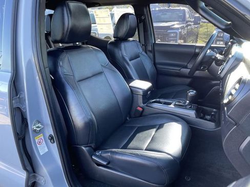 Used 2019 Toyota Tacoma TRD Sport AWD/4WD image 21
