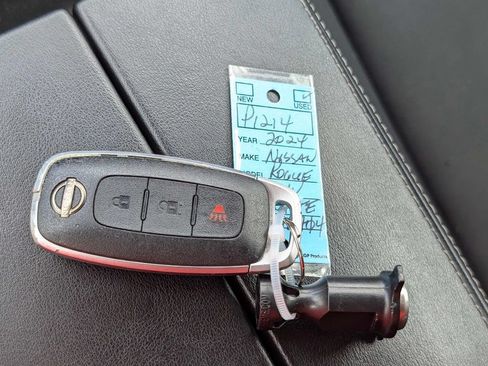 Used 2024 Nissan Rogue S AWD/4WD image 28