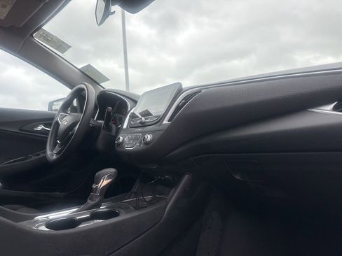 Used 2024 Chevrolet Malibu LT image 27