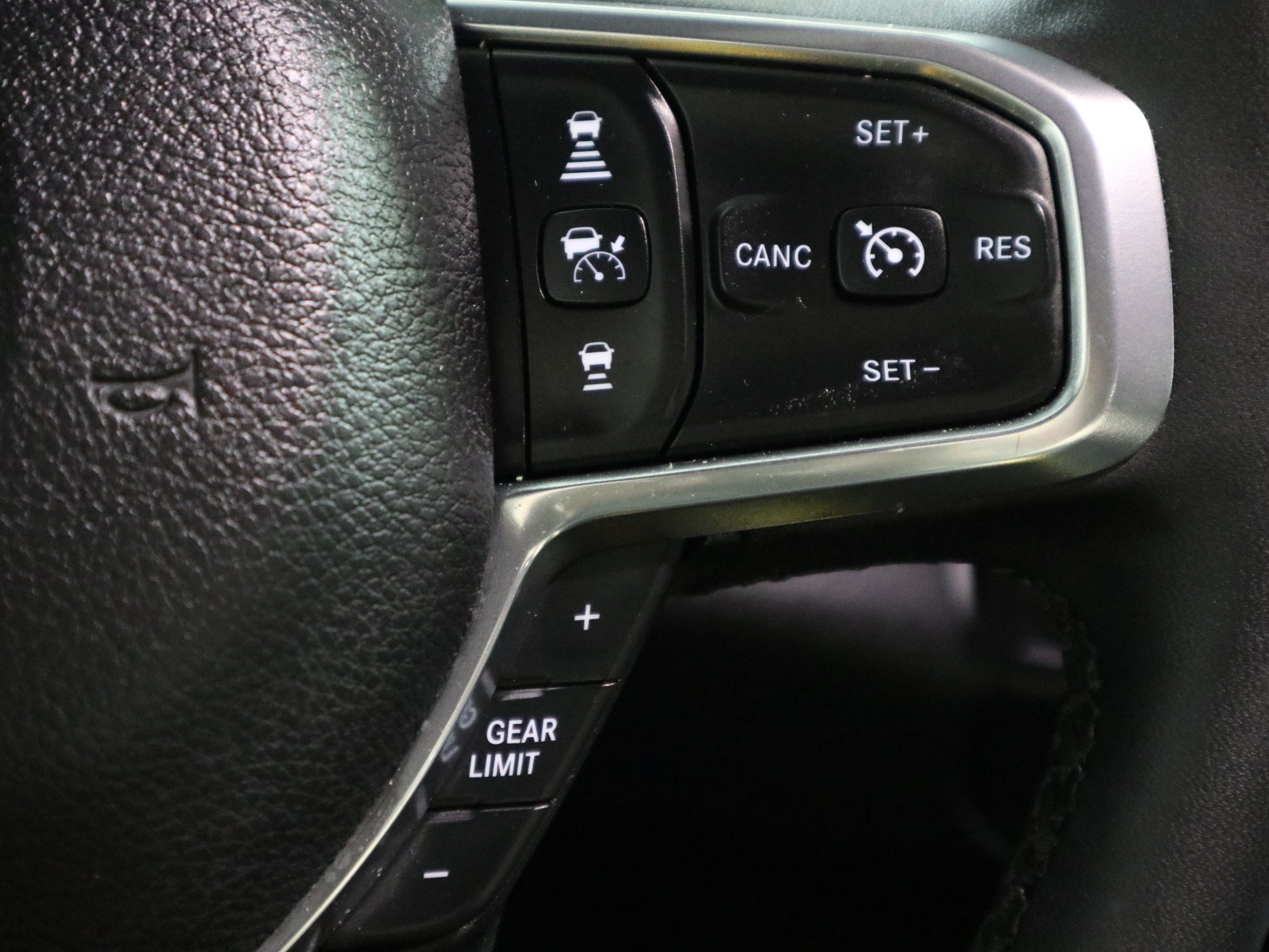 Used 2026 RAM 2500 Laramie AWD/4WD image 29