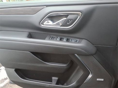 Used 2024 Chevrolet Suburban LT image 15